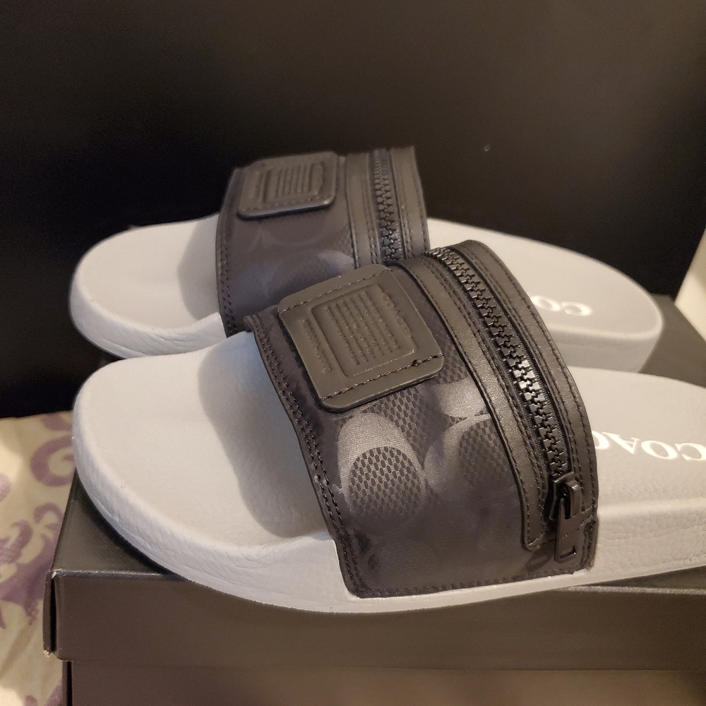 COACH SLIDE SIZE 8 BLACK /GRAY